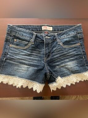 lei Dark Blue Denim Shorts with White Lace Hem